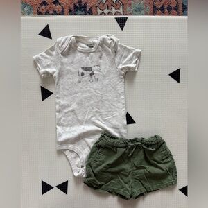 Old Navy|Baby girl summer outfit,olive linen shorts & farm animal bodysuit•Cow